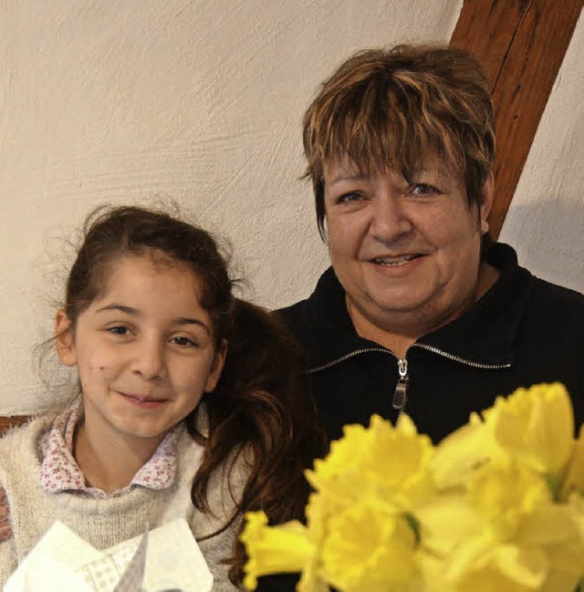 Gabriela Marie Redzio mit ihrer Enkelin Alicia  | Foto: A. MALDACKER