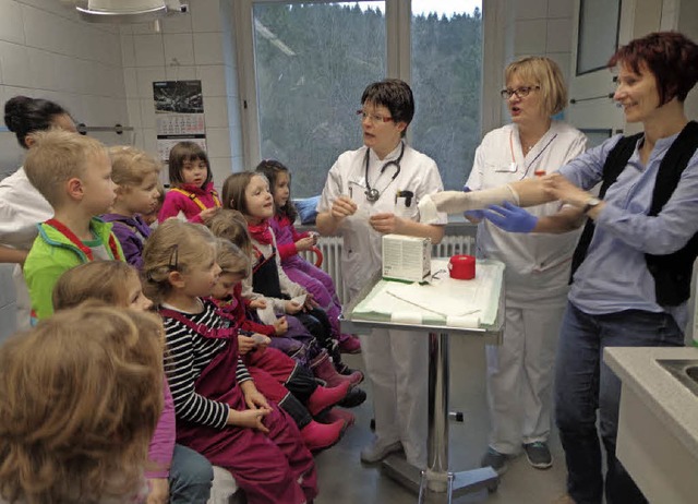 Kindergartenkinder lernten Erste-Hilfe-Manahmen.   | Foto: zvg