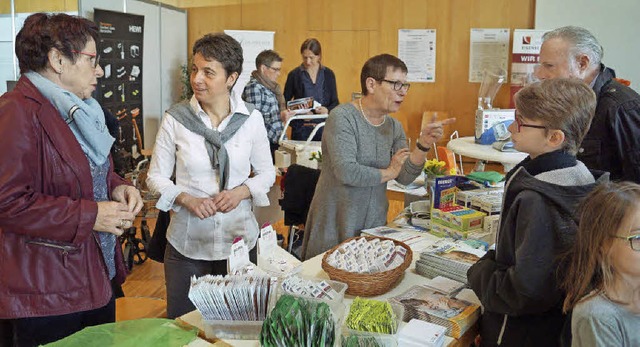 Reichlich Informationen gab es beim ersten Schliengener Seniorentag.   | Foto: Silke Hartenstein