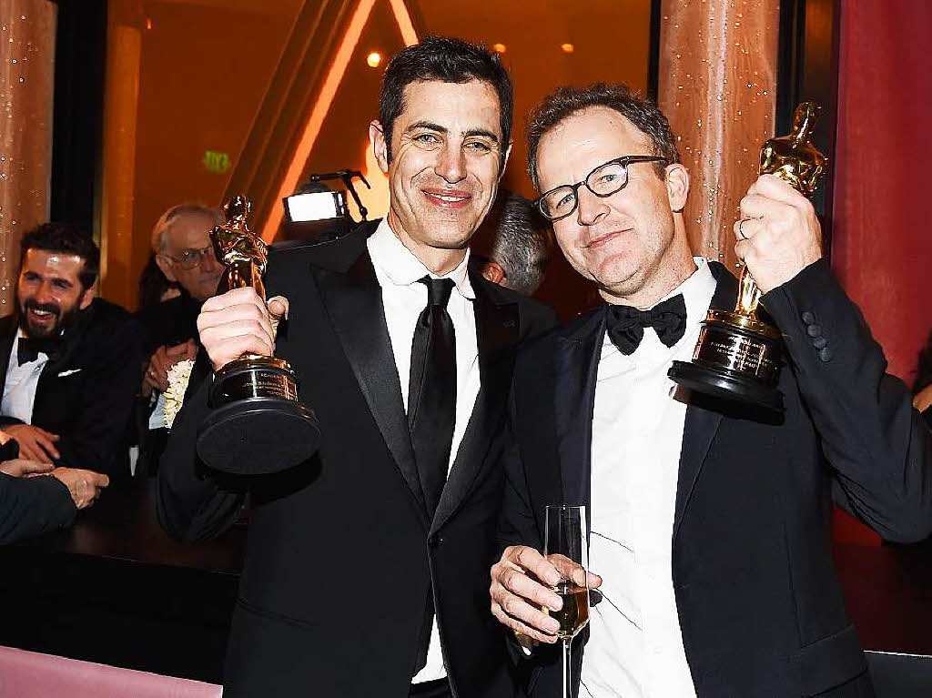 Josh Singer (rechts) and Tom McCarthy gewannen den Drehbuch-Oscar fr den Missbrauchthriller „Spotlight“ (Originaldrehbuch).