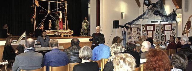 Helmut Schpflin vom Verein &#8222;Kun...vents &#8222;Kunst trifft Sein&#8220;.  | Foto: Christiane Franz