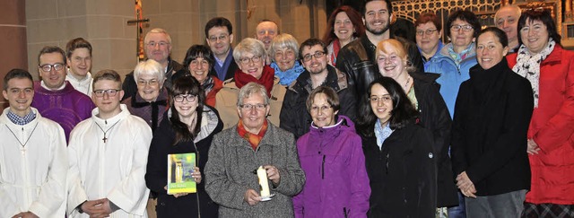 Die Mitglieder des Gemeindeteams  St. ...Glubigen im Gottesdienst vorgestellt.  | Foto: Eva Korinth