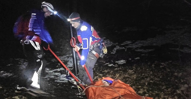 Noch schwieriger als schon bei Tage is...s einem unwegsamen Gelnde bei Nacht.   | Foto: Bergwacht