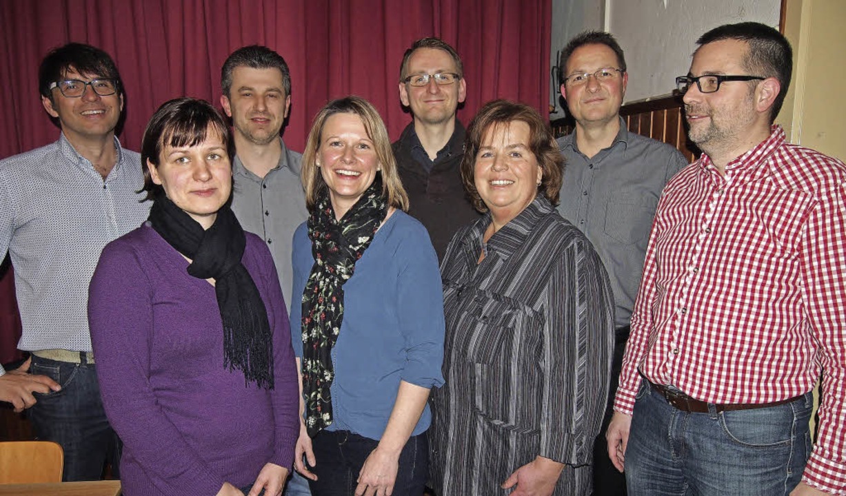 Das neue Vorstandsteam (von links): Ed...r ehemalige Vorsitzende Christian Ott.  | Foto: Gabriele Poppen