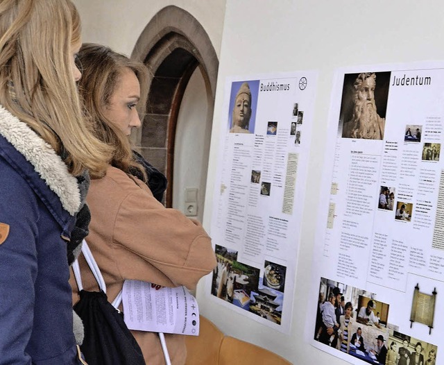 Nach dem Gottesdienst konnte die Ausst...Kirche in Grenzach besichtigt werden.   | Foto: Martina Weber-Kroker