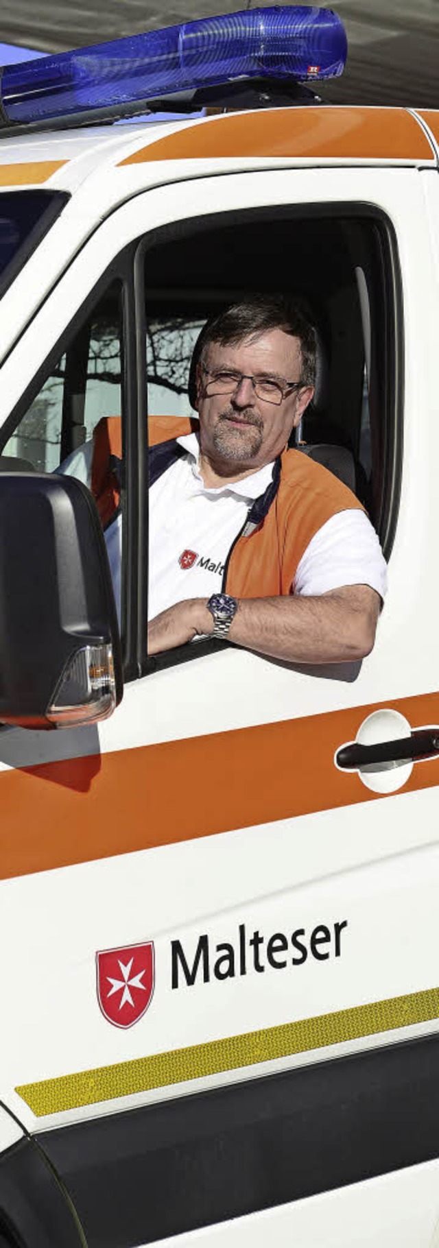 Peter Bank in seinem Dienstfahrzeug   | Foto: Ingo Schneider