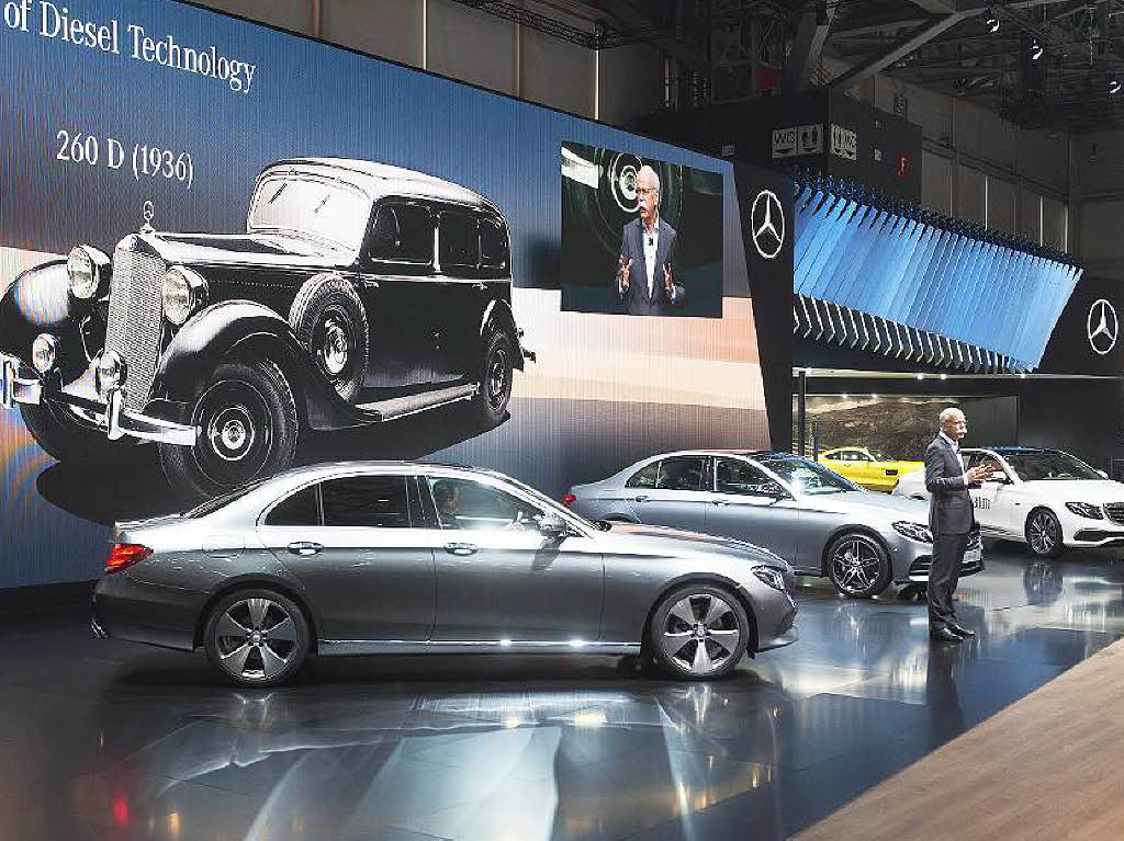 Mercedes-Chef Dieter Zetsche spricht in Genf zur Diesel-Problematik.