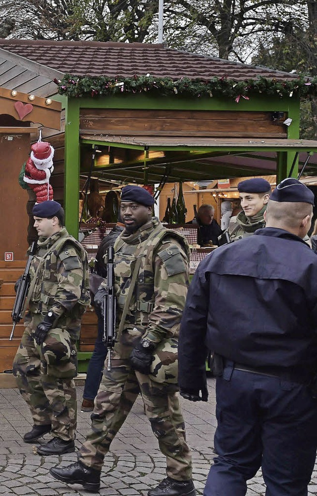 Straburgs Weihnachtsmarkt unter Polizei- und Militrschutz  | Foto: afp