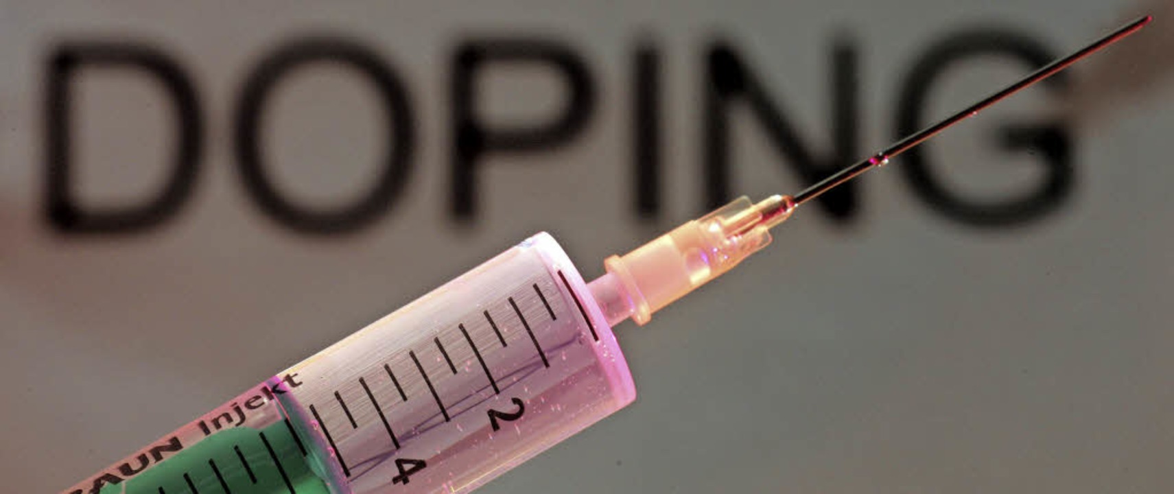 Die Doping-Vergangenheit der Bundesrep...inrichtungen waren einst weltberhmt.   | Foto: DPA (2)/Thomas Kunz