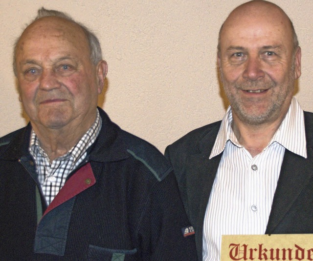 Helmut Bergmann, Michael Trick sind die neuen Ehrenmitglieder.   | Foto: Helena Kiefer