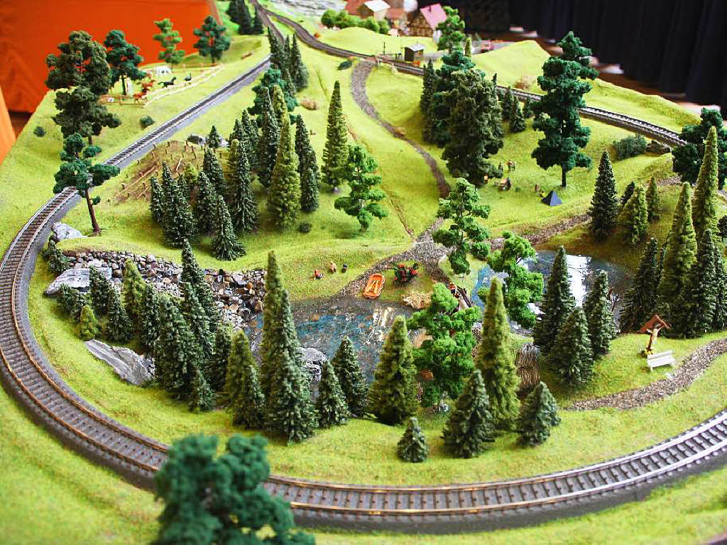 Eine Welt im Kleinen prsentierten die Modellbahnfreunde Oberes Donautal mit ihrer Modellbahnausstellung im Kurhaus.