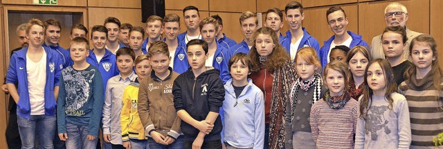 Sportlerehrung: die U15-Fuballer des ...ltingen und der U10 der TV-Faustballer  | Foto: Luisa Elleser
