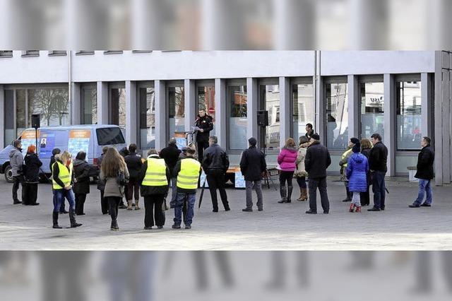 Sprliche Kulisse vor dem Rathaus-Nordflgel