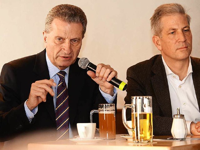 Gnther Oettinger untersttzte am Sonn...und Klaus Schle im Landtagswahlkampf.  | Foto: Rita Eggstein
