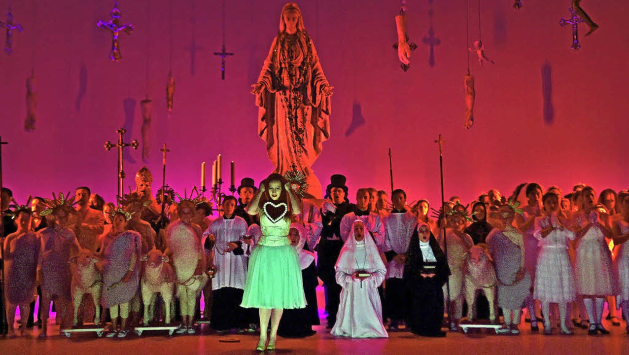 Oper zwischen Rosenkränzen und Gliedma...Schmuck der Madonna in Freiburg&#8220;  | Foto: Korbel