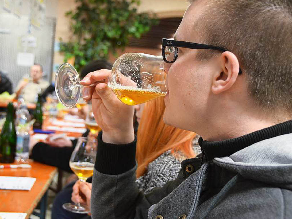 12 verschiedene Biere durften die Besucher beim Bierseminar in Denzlingen verkosten.