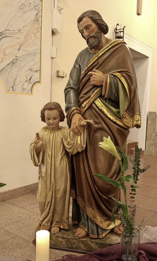 Die Statue des Heiligen Josef mit dem ...estauriert und farblich neu gefasst.    | Foto: Herbert Birkle