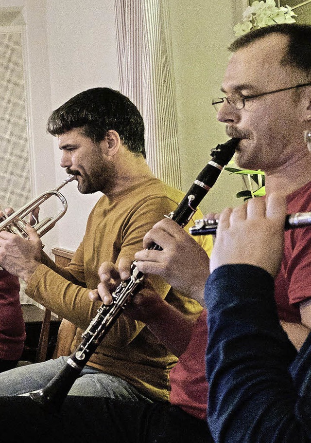 Die Vorsitzenden geben im Musikverein ...tephan Auer (links) und Oliver Siebold  | Foto: Ansgar Taschinski