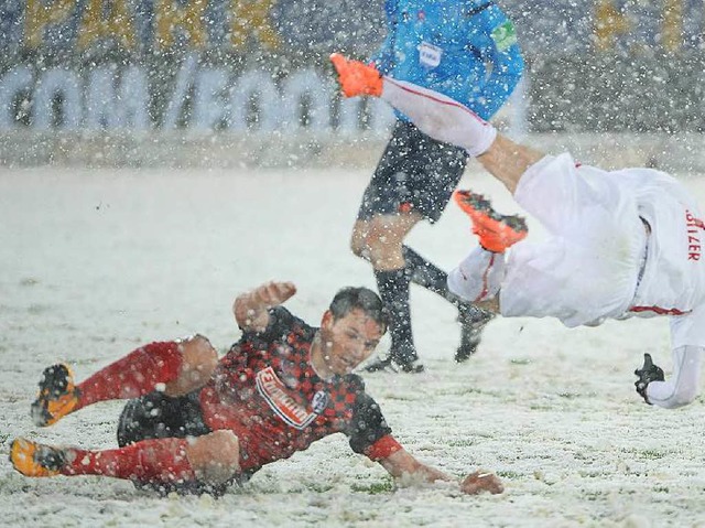 Die Bedingungen im SC-Stadion waren schwierig.  | Foto: Achim Keller