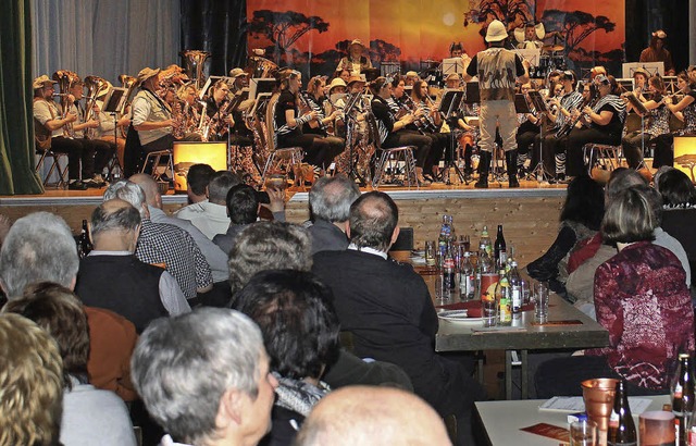 Begeistert war das Publikum in der vollbesetzten Halle in Husern.   | Foto: C. Liebwein