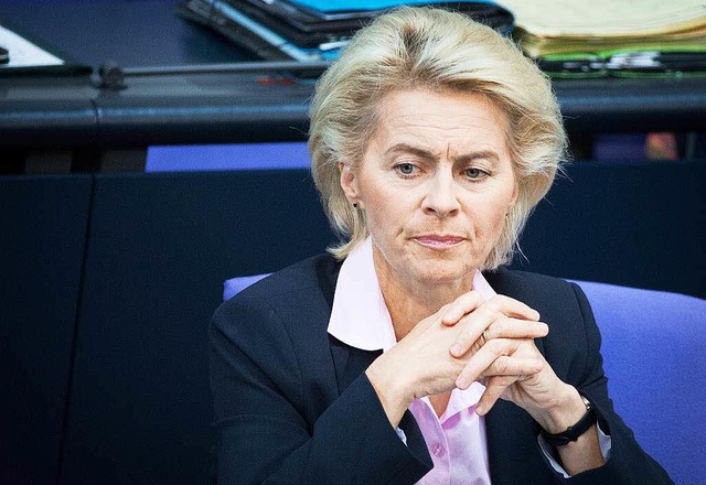 Verteidigungsministerin Ursula von der Leyen  | Foto: dpa