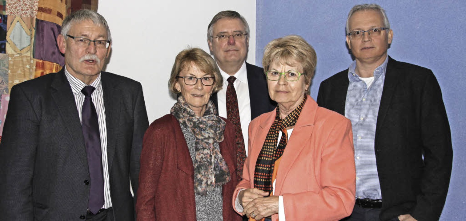 Der alte Vorstand ist der neue (von li..., Helga Roscher und Jürgen Zirlewagen.  | Foto: Sabine Model