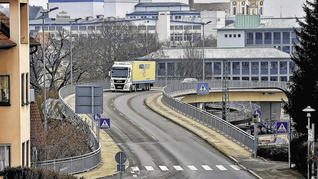 Die Schellenbergbrcke prgt seit 1972...Hand nehmen und das Bauwerk sanieren.   | Foto: Manfred Beathalter