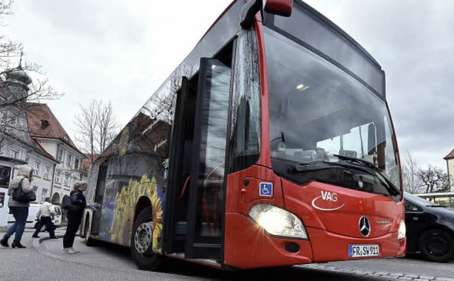 Die kurvige Haltestellenbucht am Scher...achteilen. Nun soll begradigt werden.   | Foto: Archivfoto: Thomas Kunz