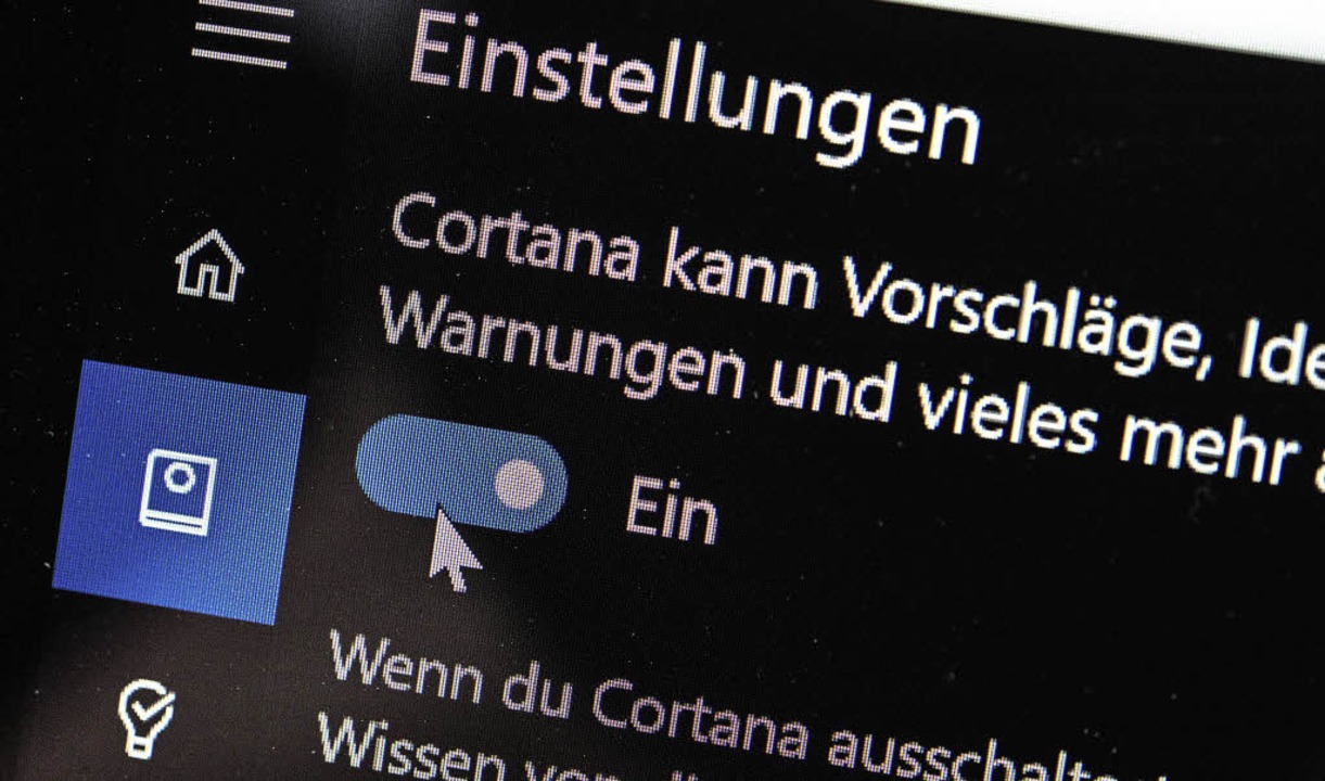 Seit Windows 10 dabei: Die Helferin Cortana   | Foto:  Anrea Warnecke (dpa)