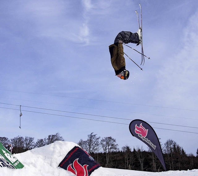 Purzelbaum in der Luft: Am Samstag tre...skier und Snowboarder auf dem Kandel.   | Foto: Thomas Adolph
