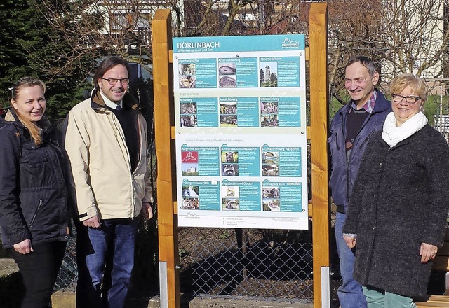 Die Infotafeln in Drlinbach prsentie...abbert, Reinhard Ams und Rosa Schwab.   | Foto: Gemeinde