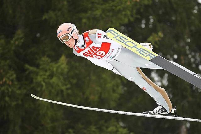 Fotos: Hochstimmung beim Neustdter Weltcupskispringen