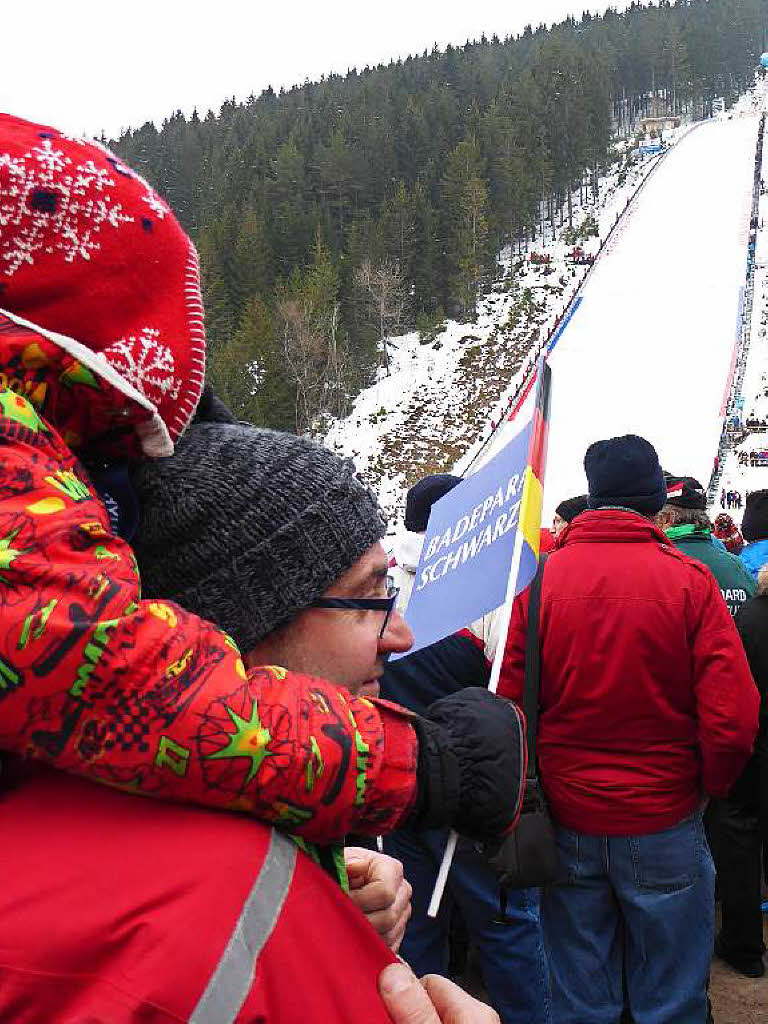 8500 Zuschauer haben am Samstag beim Weltcupskispringen in Neustadt den Sieg des Norwegers Johann Andre Forfang erlebt. Severin Freund wurde Fnfter, Andreas Wank aus Titisee Zehnter.