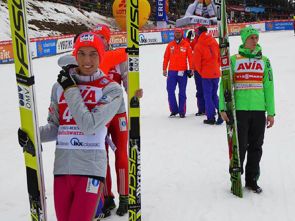 8500 Zuschauer haben am Samstag beim Weltcupskispringen in Neustadt den Sieg des Norwegers Johann Andre Forfang erlebt. Severin Freund wurde Fnfter, Andreas Wank aus Titisee Zehnter.