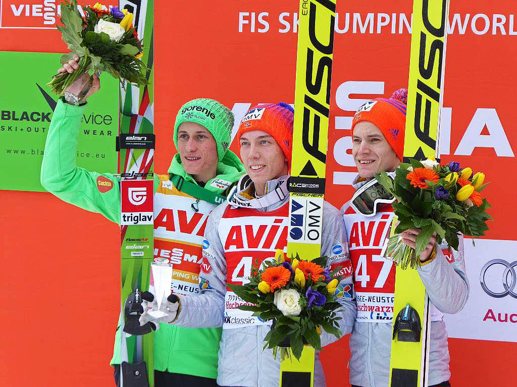 8500 Zuschauer haben am Samstag beim Weltcupskispringen in Neustadt den Sieg des Norwegers Johann Andre Forfang erlebt. Severin Freund wurde Fnfter, Andreas Wank aus Titisee Zehnter.