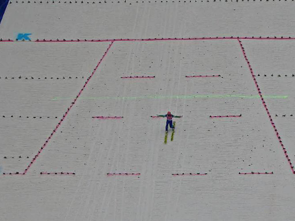 8500 Zuschauer haben am Samstag beim Weltcupskispringen in Neustadt den Sieg des Norwegers Johann Andre Forfang erlebt. Severin Freund wurde Fnfter, Andreas Wank aus Titisee Zehnter.