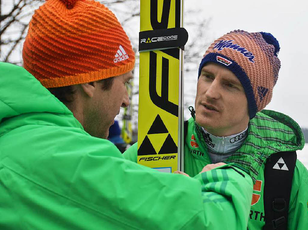 8500 Zuschauer haben am Samstag beim Weltcupskispringen in Neustadt den Sieg des Norwegers Johann Andre Forfang erlebt. Severin Freund wurde Fnfter, Andreas Wank aus Titisee Zehnter.