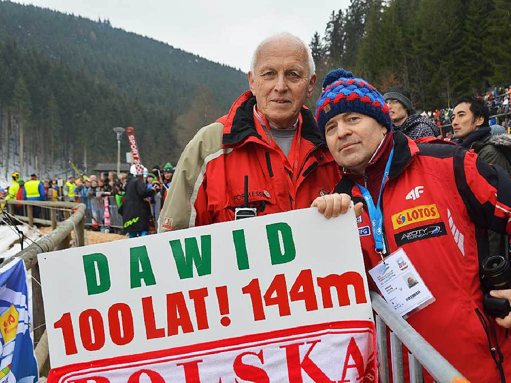 8500 Zuschauer haben am Samstag beim Weltcupskispringen in Neustadt den Sieg des Norwegers Johann Andre Forfang erlebt. Severin Freund wurde Fnfter, Andreas Wank aus Titisee Zehnter.