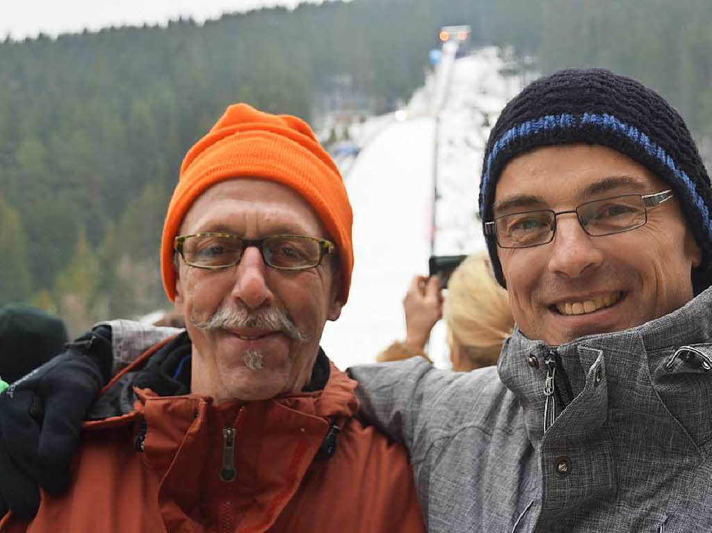 8500 Zuschauer haben am Samstag beim Weltcupskispringen in Neustadt den Sieg des Norwegers Johann Andre Forfang erlebt. Severin Freund wurde Fnfter, Andreas Wank aus Titisee Zehnter.