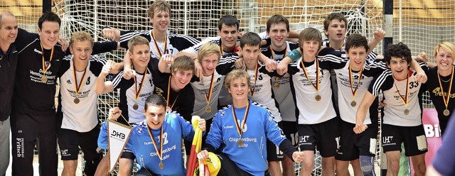 Mit Medaille von 2011 in Berlin &#8211; die Jungs der SG Ottenheim/Altenheim   | Foto: Udo Knster