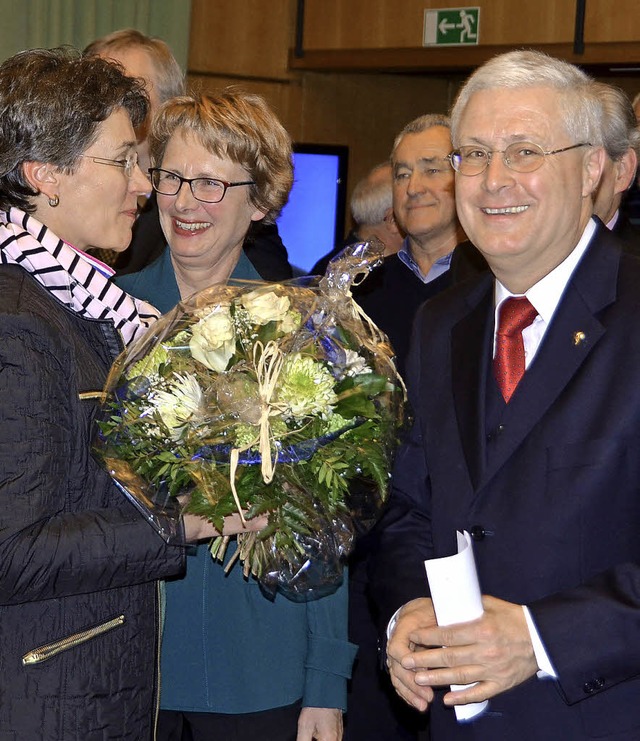 Die CDU-Vorsitzende Ulrike Smit (links...seiner Frau Christine zur Wiederwahl.   | Foto: Senf
