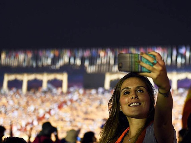 Ein Selfie beim grten Festival der Welt.  | Foto: AFP