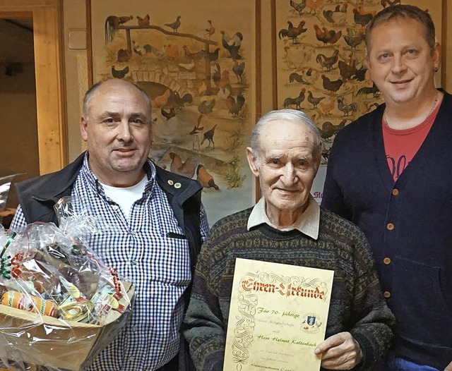 Ehrung fr Helmut Kaltenbach (Mitte) f...ns Hug (links) und Dirk Schwenninger.   | Foto: Steckmeister