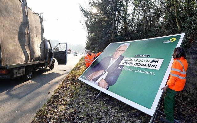 Bereits einen Tag nach der Landtagswah...ie ersten Wahlplakate wieder abgebaut.  | Foto: dpa