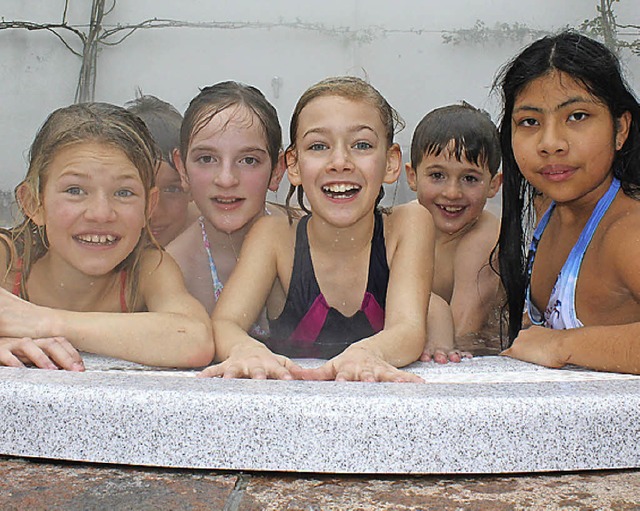 Planschen im warmen Wasser  | Foto: Benedikt Metzger