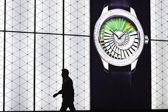 Wie die Schweizer Uhrenbranche ihre Sorgen weglächeln will
