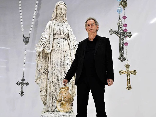 Bernd Damovsky in seinem Bhnenbild zu...der Madonna&#8220; am Theater Freiburg  | Foto: Thomas Kunz