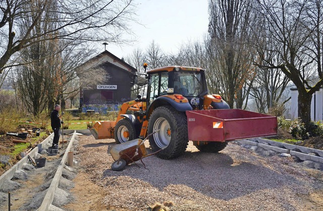 Der Street-Soccer-Court in flingen ist fast fertig  | Foto: Verena Pichler 