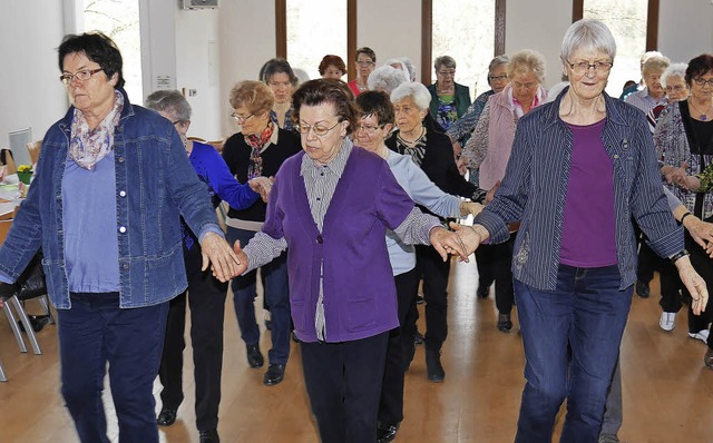 Tanzen ist ihr Metier. Alice Kopf (vor...rks der Mnsterpfarrei Bad Sckingen.   | Foto: Marion Rank