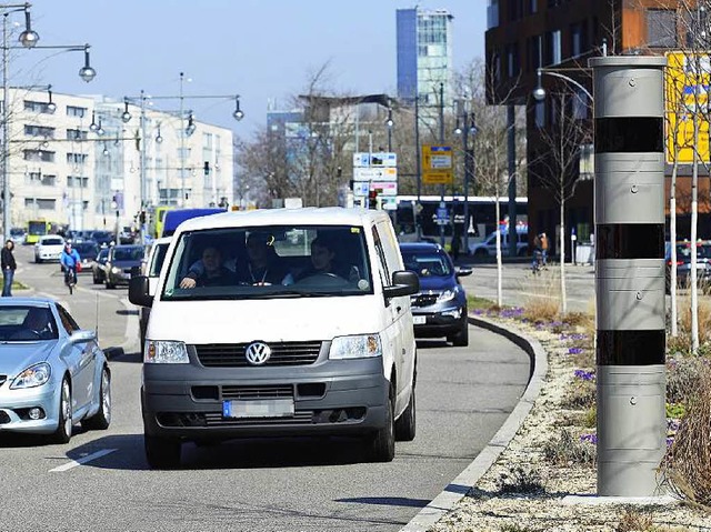 Die unscheinbare Sule rechts hat&#821...s auf der Heinrich-von-Stephan-Strae.  | Foto: Ingo Schneider